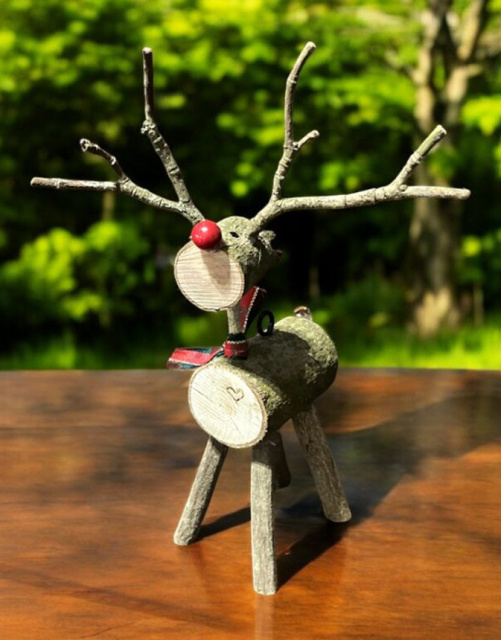 Small Reindeer 