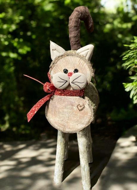 $12 Natural Wood Log Cat  Blue Bow